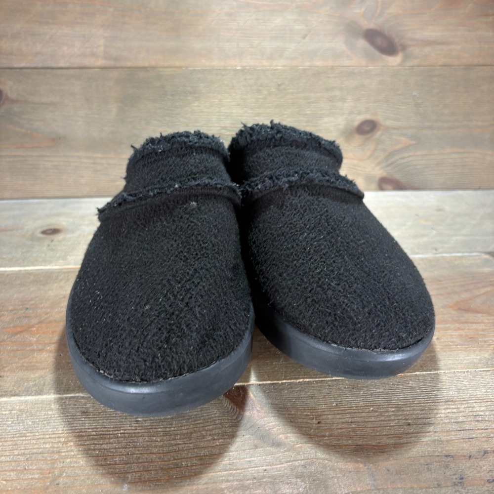 OOFOS OOcoozie Womens size 10 shoes Black Fuzzy Slip On Recovery clogs - Picture 3 of 9